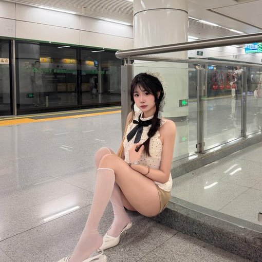 RamiAtef77's tweet photo. 这个点还有人在吗？？ 真的没有门哦!

        洗完澡睡不着了！ ！ ！                        

      放假了发泄一下！ ！ ！                                   

刚拍的福照哦 ！！ 我直接发了🤪 https://t.co/xutN0Z7KhR