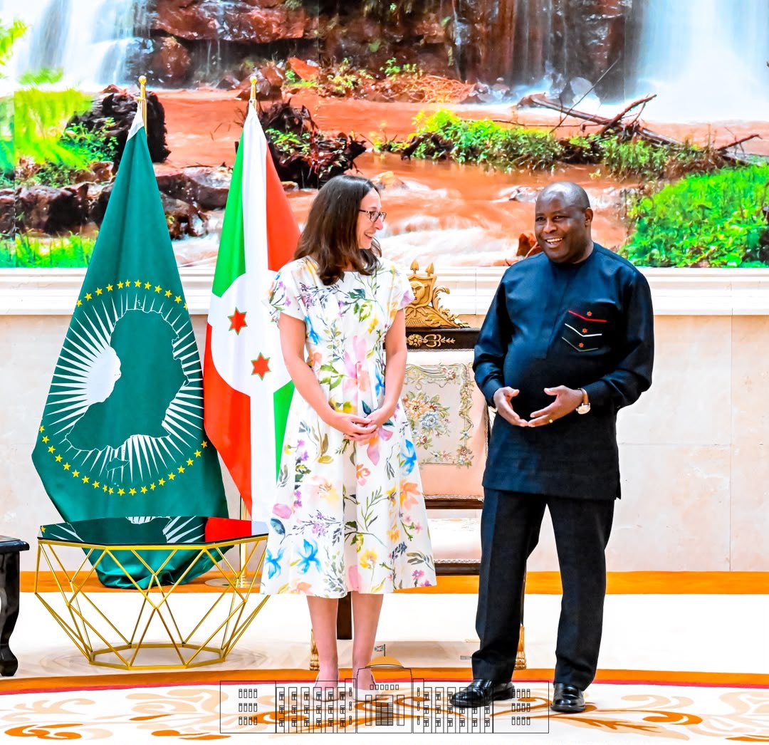 NtareHouse's tweet photo. Au Palais Ntare Rushatsi, ce 29 juillet 2026, le Président de la République du Burundi, S.E. @GeneralNeva a reçu en audience Mme Julie Crowley, Ambassadeur Extraordinaire et Plénipotentiaire du Canada au Burundi, avec résidence à Kigali, venue lui faire ses adieux au terme de son mandat.

Les échanges ont également porté sur le renforcement des relations bilatérales ainsi que sur plusieurs questions d'intérêt commun concernant l'Afrique.

Le Chef de l'Etat burundais a salué la qualité du travail accompli par Mme Julie Crowley durant son mandat ainsi que sa contribution au renforcement des relations d'amitié et de coopération entre le Burundi et le Canada, en lui assurant qu'elle sera toujours la bienvenue au Burundi.