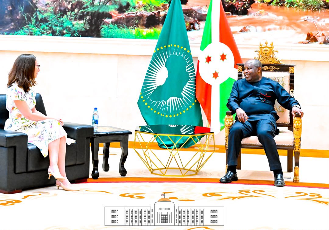 NtareHouse's tweet photo. Au Palais Ntare Rushatsi, ce 29 juillet 2026, le Président de la République du Burundi, S.E. @GeneralNeva a reçu en audience Mme Julie Crowley, Ambassadeur Extraordinaire et Plénipotentiaire du Canada au Burundi, avec résidence à Kigali, venue lui faire ses adieux au terme de son mandat.

Les échanges ont également porté sur le renforcement des relations bilatérales ainsi que sur plusieurs questions d'intérêt commun concernant l'Afrique.

Le Chef de l'Etat burundais a salué la qualité du travail accompli par Mme Julie Crowley durant son mandat ainsi que sa contribution au renforcement des relations d'amitié et de coopération entre le Burundi et le Canada, en lui assurant qu'elle sera toujours la bienvenue au Burundi.