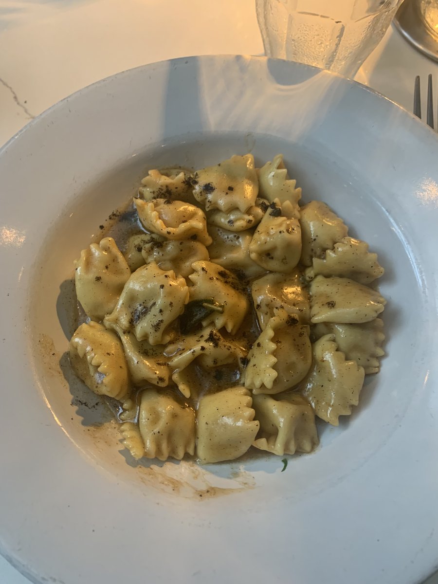 goobygurl's tweet photo. my fave thing about being a teacher is eating the best meal of the year and seeing the best movie of the year, with my fave person of the decade, ON A WEEKDAY!! A TUESDAY NO LESS!!!

that club? the one that went up on a tuesday? full of teachers on break https://t.co/yNQsq2neGY