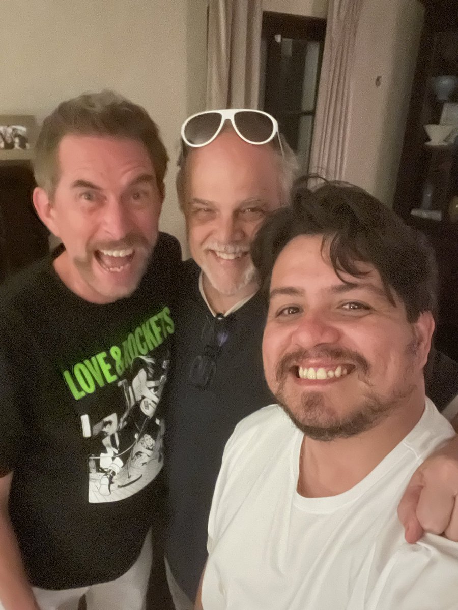 BenTenNews's tweet photo. The Ben 10 TTRPG is on the way!

Steven T. Seagle and Duncan Rouleau, cocreators of Ben 10, alongside Peterson Rodrigues, CEO of D20 Culture https://t.co/DjCdzyOfu1