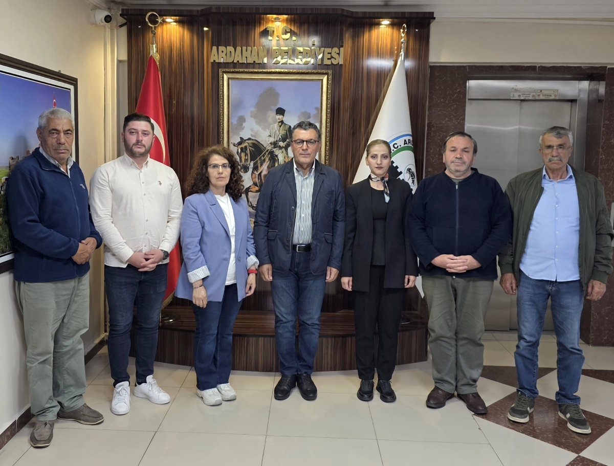 FrkDemirArdahan's tweet photo. Kamuoyunun malumu siyasi gelişmeler sonucu  şahsım ve meclis üyelerimizle birlikte üyesi olmaktan onur duyduğum Chp üyeliğinden istifa etmiş bulunmaktayız. 
Ardahan ve hemşehrilerimize hizmet etmeye Gnl Başkanımız Sn. ÖZGÜR ÖZEL liderliğinde YENİ PARTİ’mizde devam edeceğiz. https://t.co/IRelgoPQs9