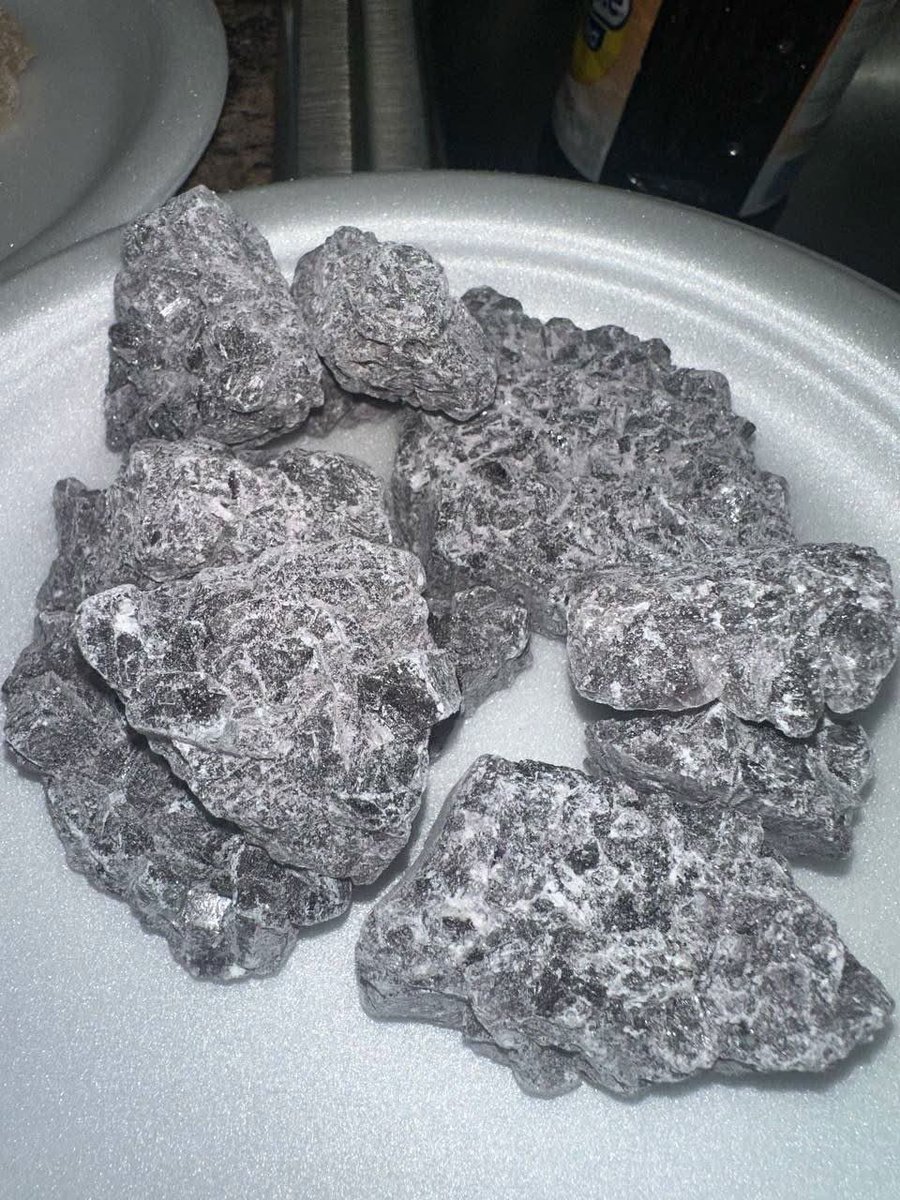 cesarSlum's tweet photo. @everyone 

PURE MDMA/MOLLY
PURPLE AND CHAMPAGNE https://t.co/TCKHRfXz3J