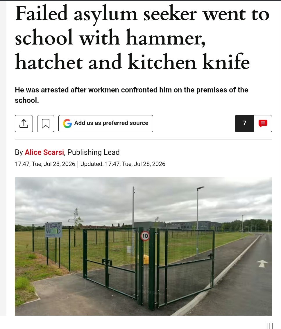 truthretaliates's tweet photo. In Großbritannien ist gestern ein mehrmals abgelehnter Asylbewerber mit einem Beil, einem Hammer und einem Messer auf das Gelände einer Grundschule eingedrungen. Er konnte von Arbeitern aufgehalten werden. Der Südsudanese war sauer, dass ihm die Behörden, laut eigenen Angaben „die Unterstützung bei seinem Vorhaben, in UK zu bleiben“, versagten. Sein Asylantrag wurde bereits dreimal abgelehnt. 

Mir reicht es jetzt. Ab sofort wird bei mir jeder LinksRotGrünWoke blockiert, ohne große vorherige Diskussionen. Auch beim CSD gab es wieder genügend Kommentare, die alles mögliche an Lügen, Ausreden und Entschuldigungen rausgehauen haben, die Palette der Ausreden reicht bis hin zu „aber eigentlich ist der Klimawandel schuld“ oder „alle Islamisten sind eigentlich rechtsextrem“.

Diese Leute haben hier nichts verloren. Punkt.

Wer dieses kranke Europa, in dem wahllos auf Kinder, Frauen und die verletzlichsten der Gesellschaft losgegangen wird, noch weiterhin stützt und verteidigt, hat jeglichen moralischen Kompass verloren.