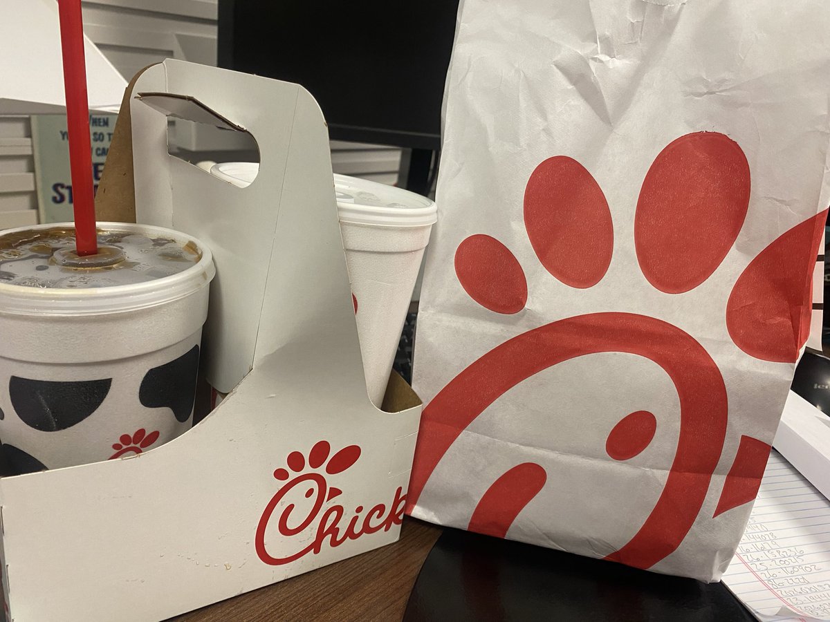 Ginger9414's tweet photo. Who else loves Chick-fil-A as much as I do? lol. What’s your favorite thing to order? https://t.co/C2N5qhEhc0