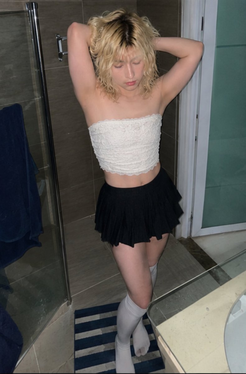 Nikitablk's tweet photo. i promise i’m not addicted to dressing feminine.🤥

#femboy #fem #crossdress #sissy #trans #gay https://t.co/IlidmjvuHp