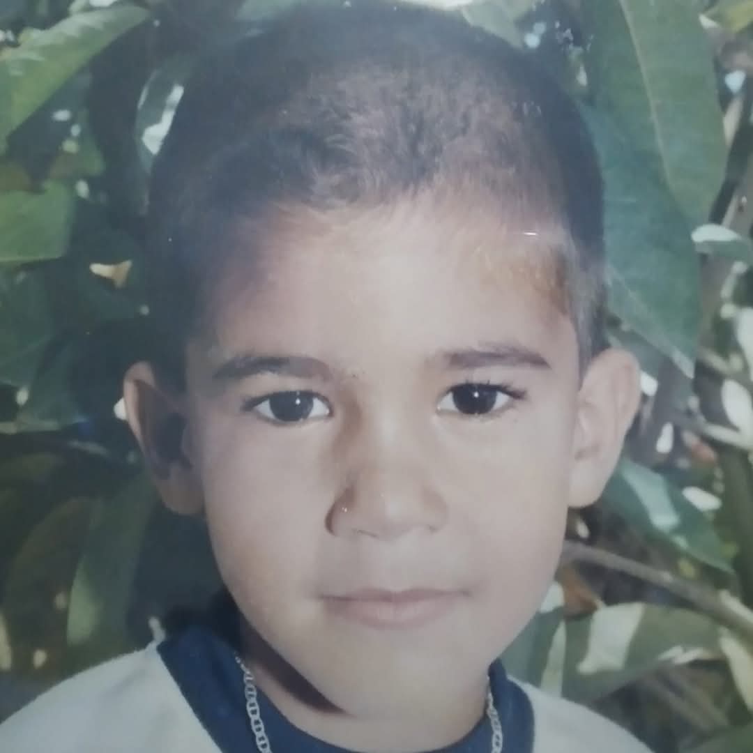 RonyPC_97's tweet photo. “El florecimiento de nuevas fachadas solo será el reflejo de una estructura que, por fin, se ha permitido transformarse desde sus cimientos”.

#NewProfilePic #PastLife #MyRemembers #LifeChanges #childhood #nostalgic #maturity #July29

[https://t.co/qihJL4zIOD] https://t.co/CaMlgjPHml