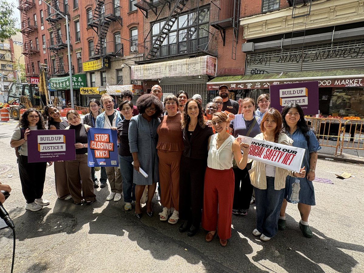 EmilyAssembly's tweet photo. Just one story I heard today—a landlord allowed a small biz owner to spend $800k outfitting her restaurant, then kicked her out bc he can now ask more for the space.

Local businesses are the heart of our city. We must pass Small Business Rent Stabilization so they can stay. https://t.co/1NQ1kdhWE3