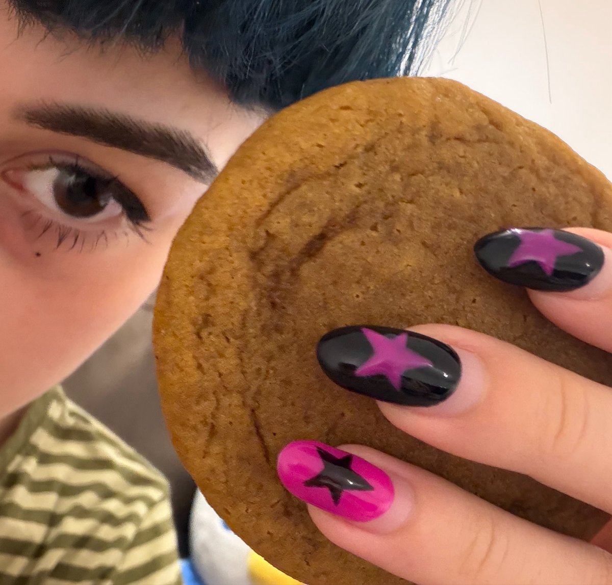 caedisrosae's tweet photo. i made cinnamon cookies theyre kinda raw but i like that https://t.co/OoiW2HK6q0