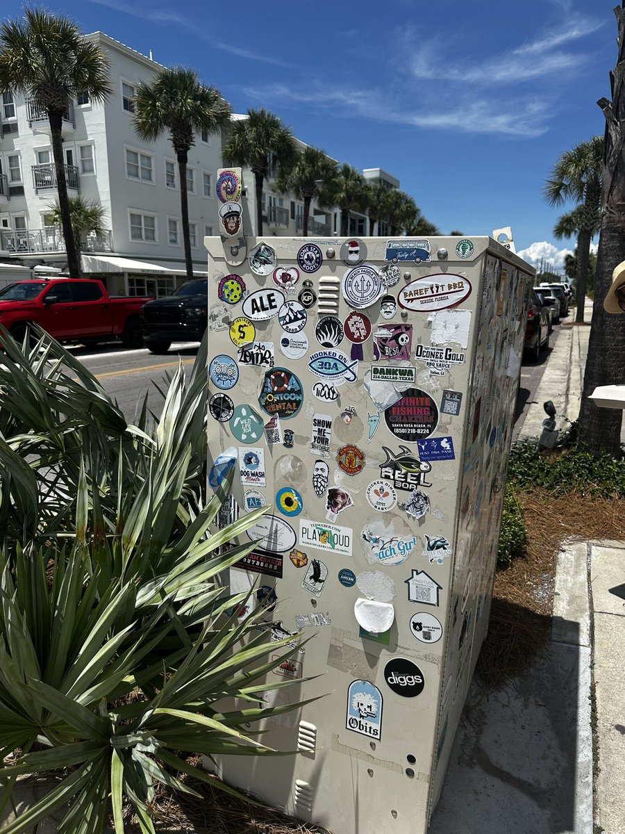 themsdiggs's tweet photo. We gave out a lot of our stickers at our shows over the summer.
Where did you put yours??
Would love to see where they went!! https://t.co/NcKT1lZYUq