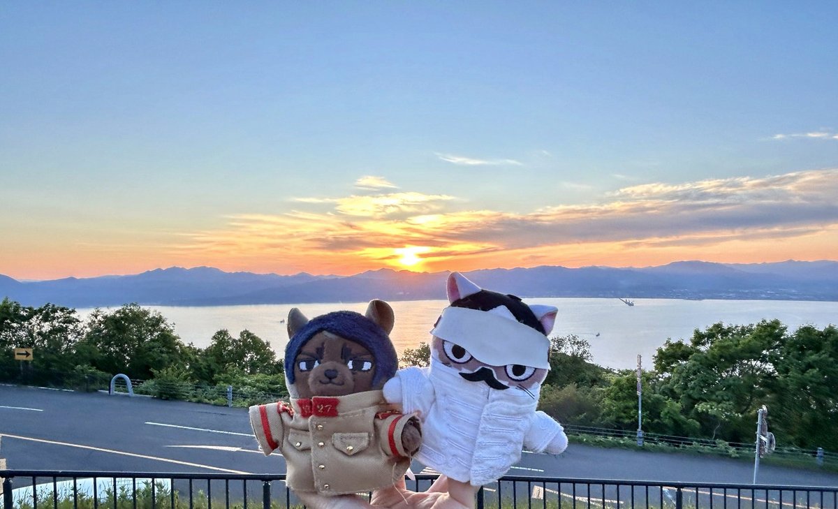 handelustu's tweet photo. 今日はロックの日
欧米ではロックは時代遅れとか言われてるらしくて
でも日本ではロックはまだまだイケてますね🎸
「ぼっちざろっく」や「ふつうの軽音部」などロックがテーマの漫画も沢山あります。
個人的には最近フラワーカンパニーズや銀杏BOYZなんかを聴いてます🎹
今日もﾅﾝﾄｶよろしく🪇 https://t.co/lcTGl3hCiu