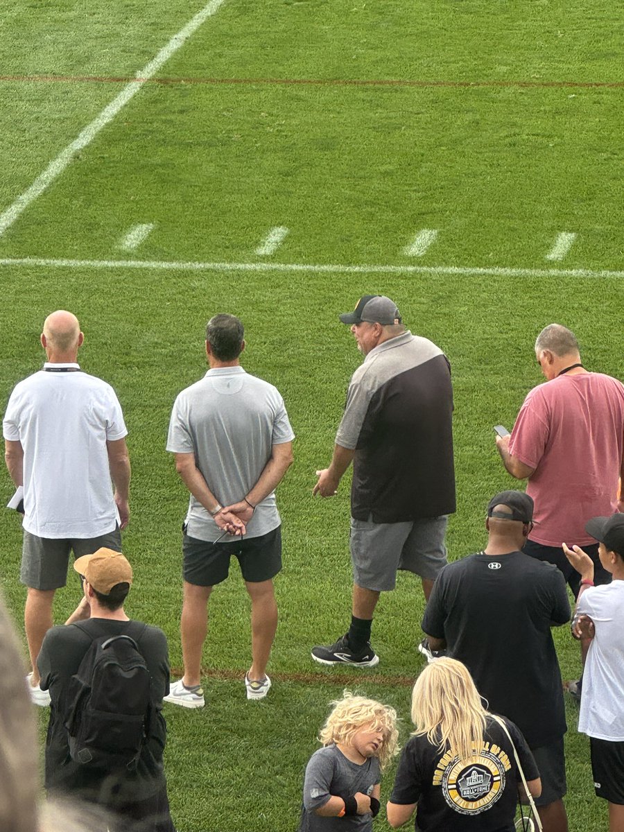 kalebppu's tweet photo. Behind The Red Line! @MarkKaboly @steelers https://t.co/DT687sVeSp