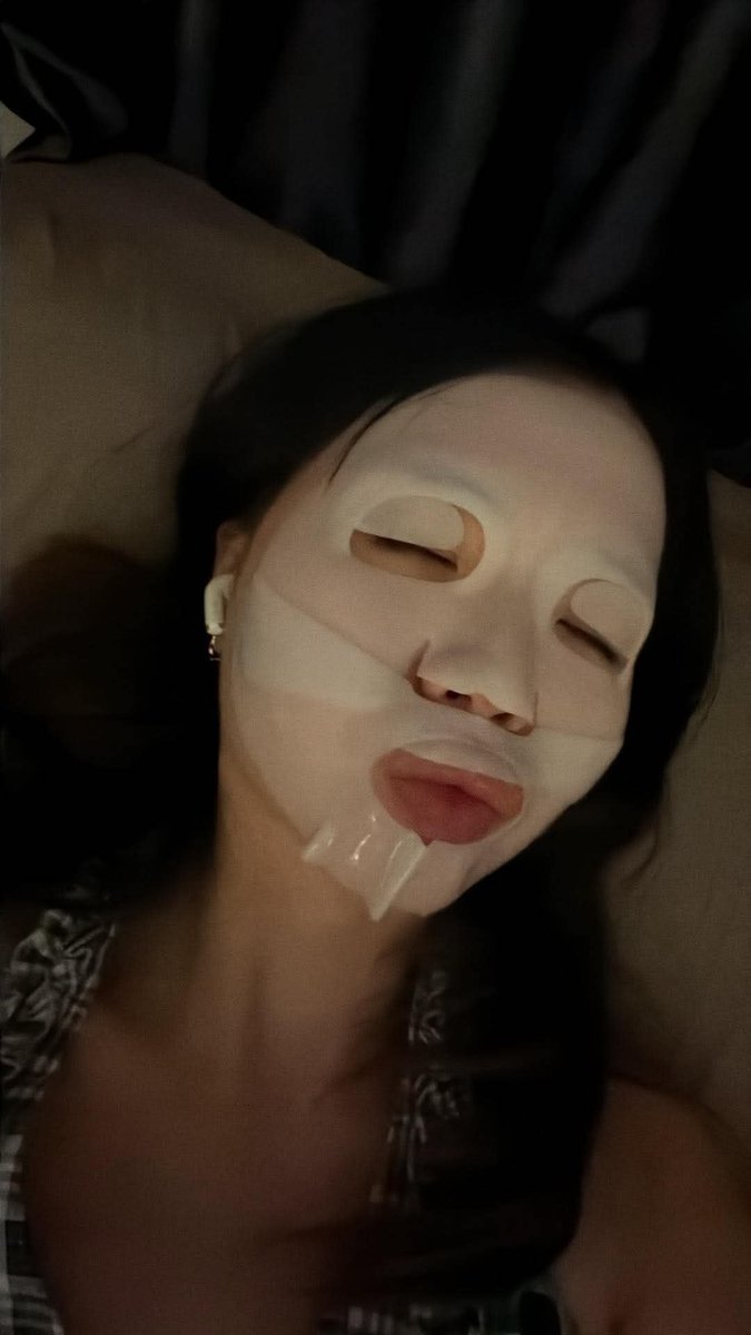 Tnguyen_2087's tweet photo. Remind môi nó chu như mút cac xong vậy kkk 💦💦💦💦 
Ae bắn tinh vào mặt nó để skincare https://t.co/Miw6yKO50C