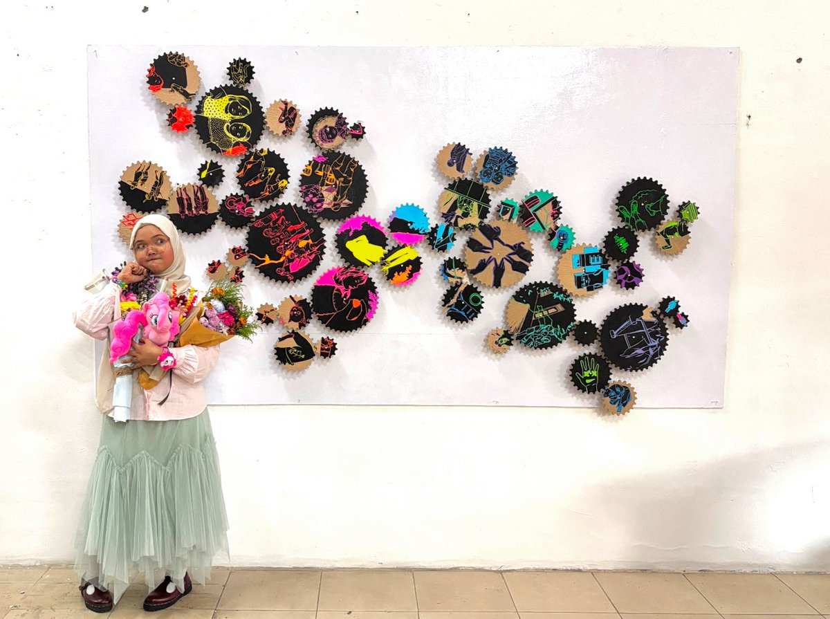 maruthewise's tweet photo. Thesis defended with the power of friendship❕❕🩷🩵💛 https://t.co/fyo7kUEV60