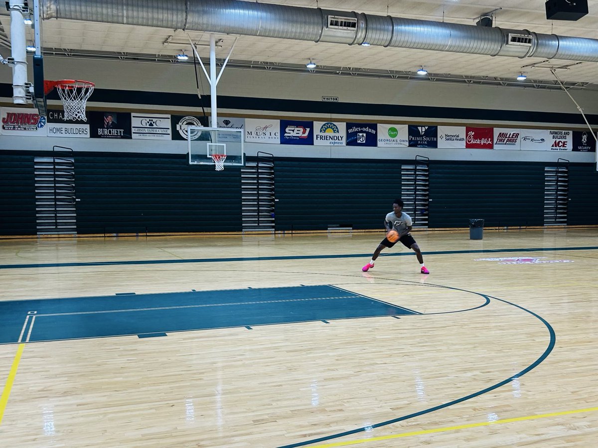 CoachLenATL's tweet photo. Thereβs a Difference Between Getting in the Gym with Your Coach, & Going to the Gym Saying You are Working on Your Game! The Expectations is at a Higher Level! Great Work this Week by @hayden24p Hayden Powell! #NoDaysOff #FindAWay #OurStandard #WeVerseMe https://t.co/MAbQKj1Lgk