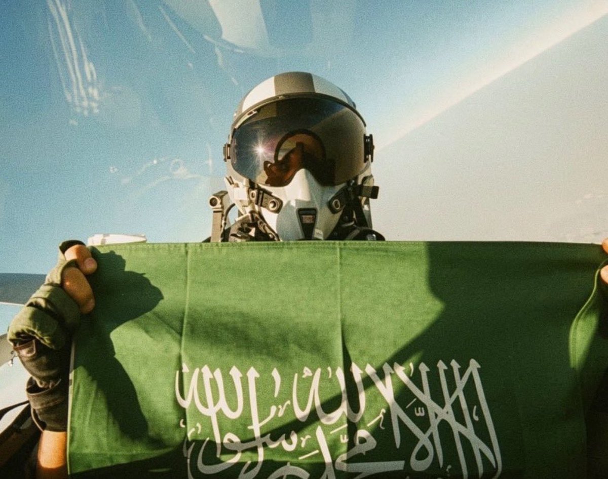 _DanahAyed's tweet photo. صقور المنايا يا مدوّر مماته
حي الصقور اللي ليا هدّت تصيد

#السعودية_خط_احمر https://t.co/1YUZ67qCCo