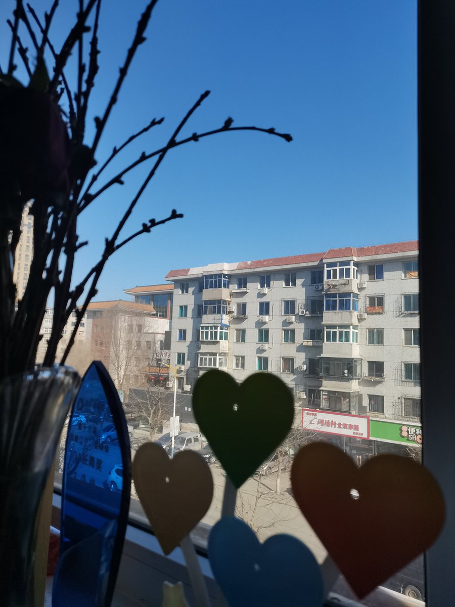 vaes3e's tweet photo. 忙里偷闲5分钟，摸鱼看云，今天的云是软软的棉花糖味～， https://t.co/9wGlYrX0x8