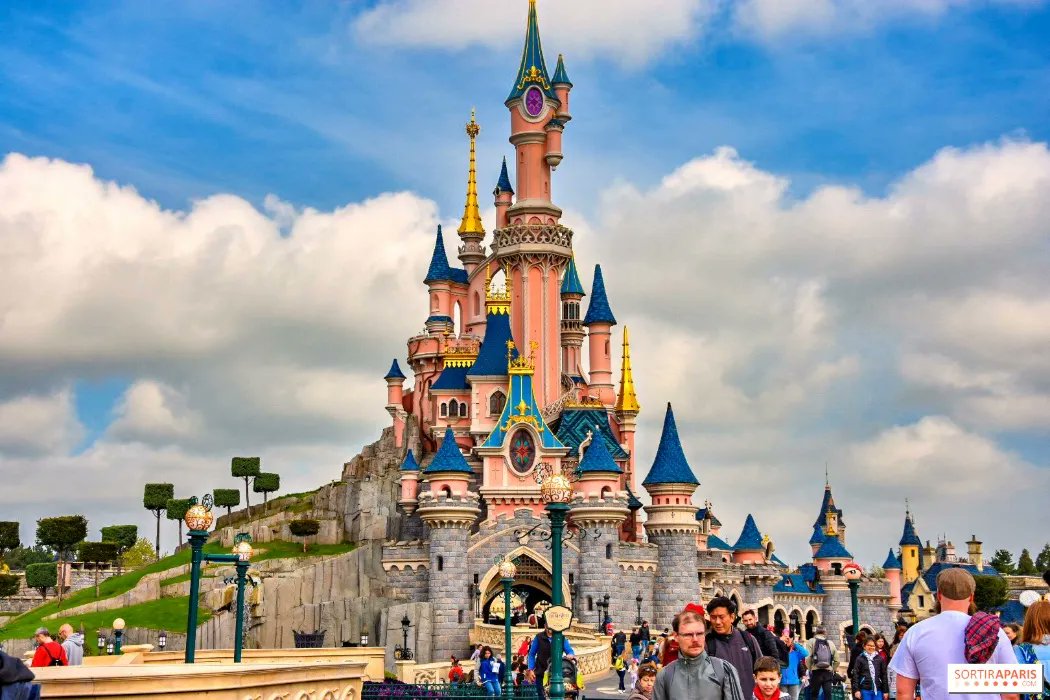 SainteMarnie's tweet photo. An item on my Throne wishlist just got fully funded: Une journée a Disneyland en amoureux. Thank you! https://t.co/0CaPM0EgrL #Wishlist #Throne https://t.co/wxGOZXhKXt