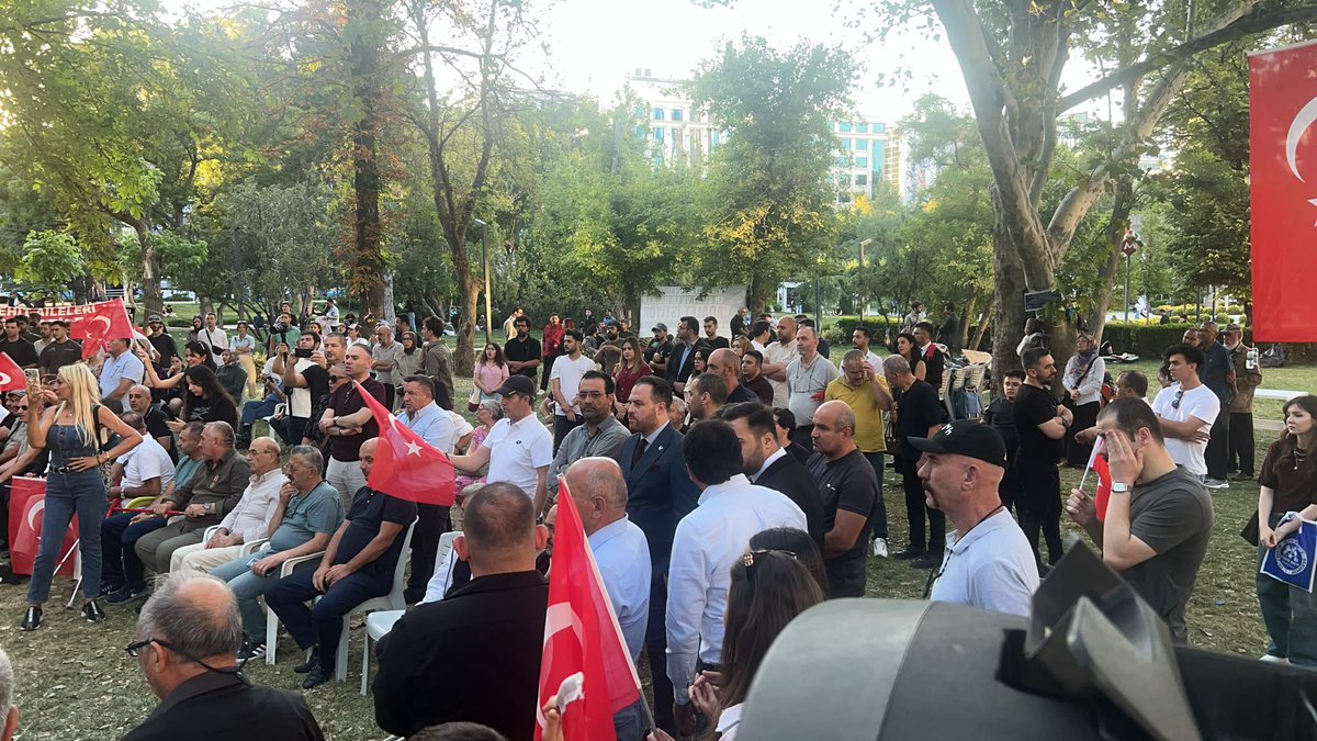 sehitgaziemsal's tweet photo. Emsal statü özlük haklarımız münasebetiyle Gazilerimize ve şehit ailelerimize sosyal ve ekonomik mağduriyetleri konusunda Gazilerimize uzatılan her el, gösterilen her saygı son derece kıymetlidir. Dayanışma ruhuyla desteğini esirgemeyen tüm vatandaşlarımıza sonsuz teşekkürler! https://t.co/oTlXHksf26