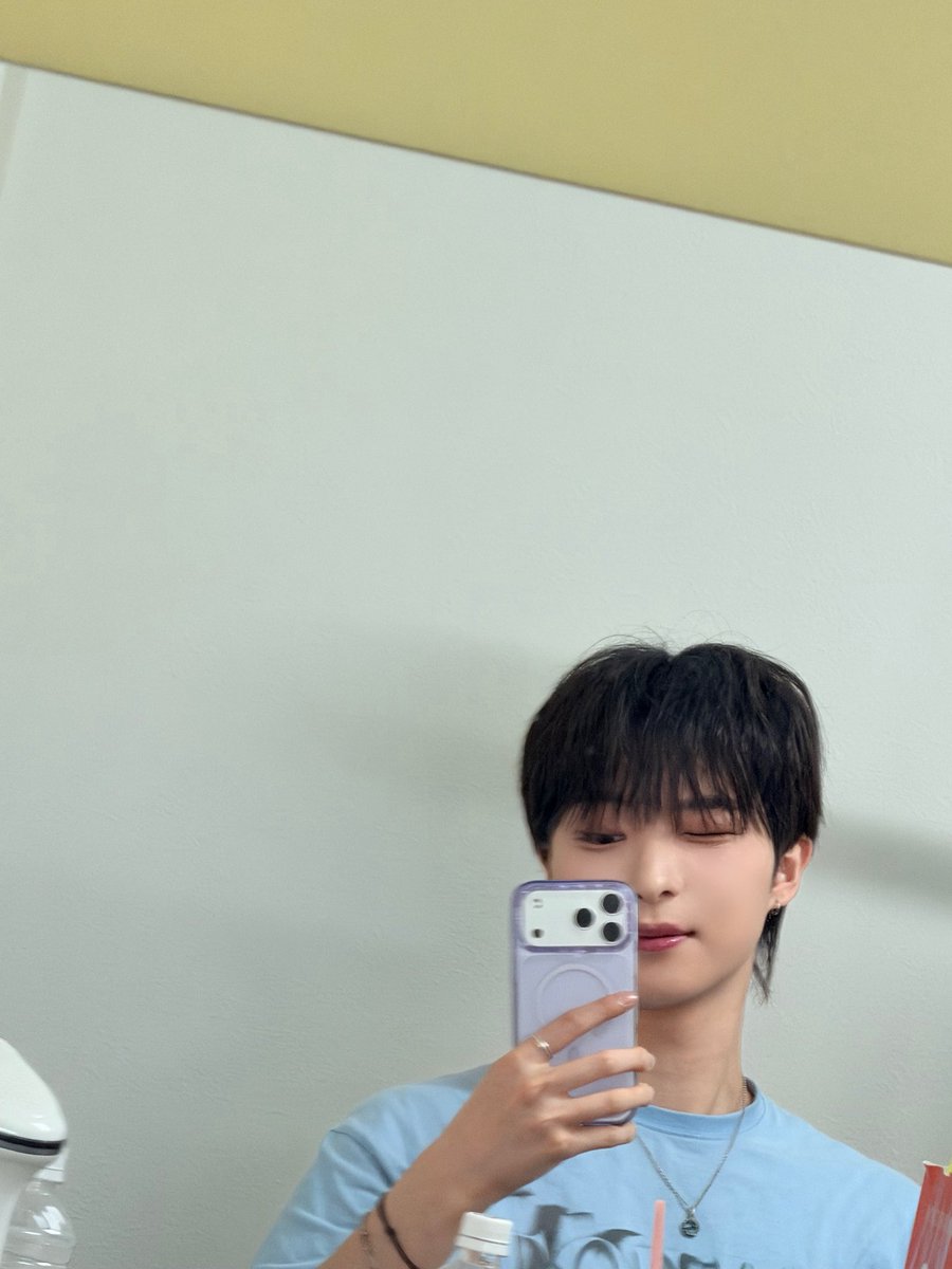 6vgefx's tweet photo. 아니근데얘왤케귀엽지 https://t.co/v1RKtTQ9zR