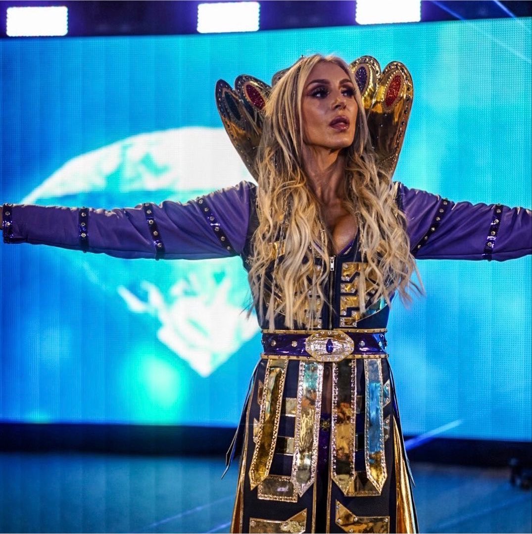 FLAIRFATU's tweet photo. charlotte flair (summerslam 2021) https://t.co/1GGg5XunXj