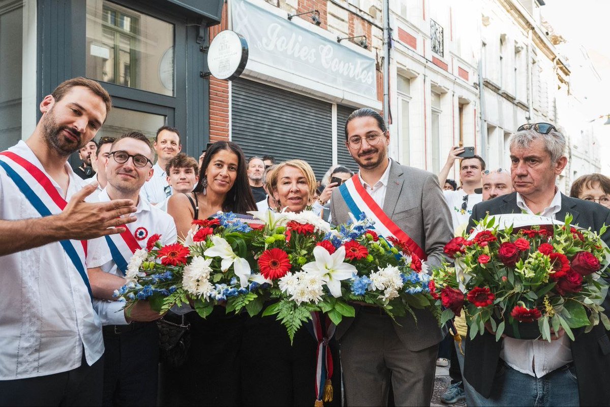 Aurelien_Le_Coq's tweet photo. « Nul homme n’a le droit d’entasser des monceaux de blé à côté de son semblable qui meurt de faim » Maximilien Robespierre.

Hommage à Robespierre, à Arras, aux côtés de @ALeaument @Ugobernalicis @ZahiaHamdane et @L_Addouche ce mardi 28 juillet. 

Que vive la République sociale ! https://t.co/FXljtrfYTR