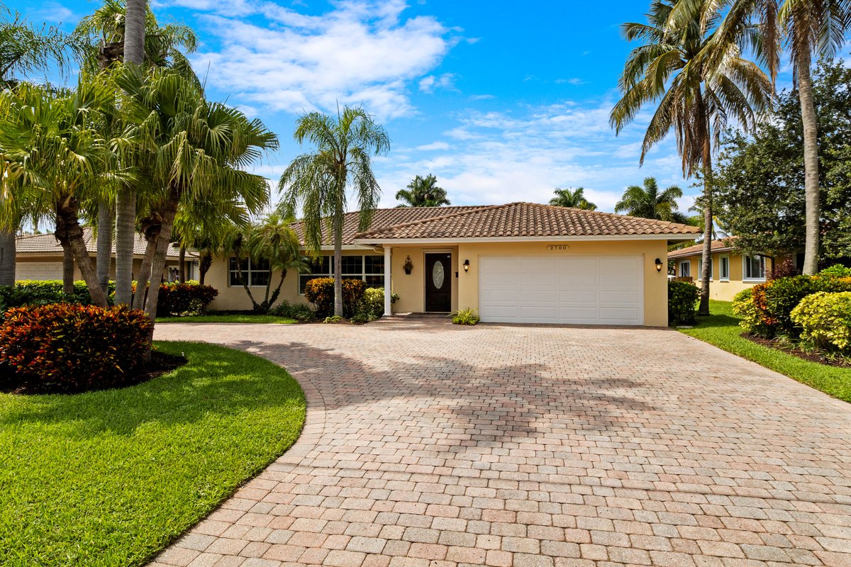 AccuTour's tweet photo. 🌅 Transform daytime listing photos into stunning sunset images with Virtual Twilight Photography. A simple way to make your property stand out online and capture more buyer attention. 

📍Serving South Florida. #RealEstatePhotography #VirtualTwilight #AccuTour https://t.co/j6iZ2MAKNL