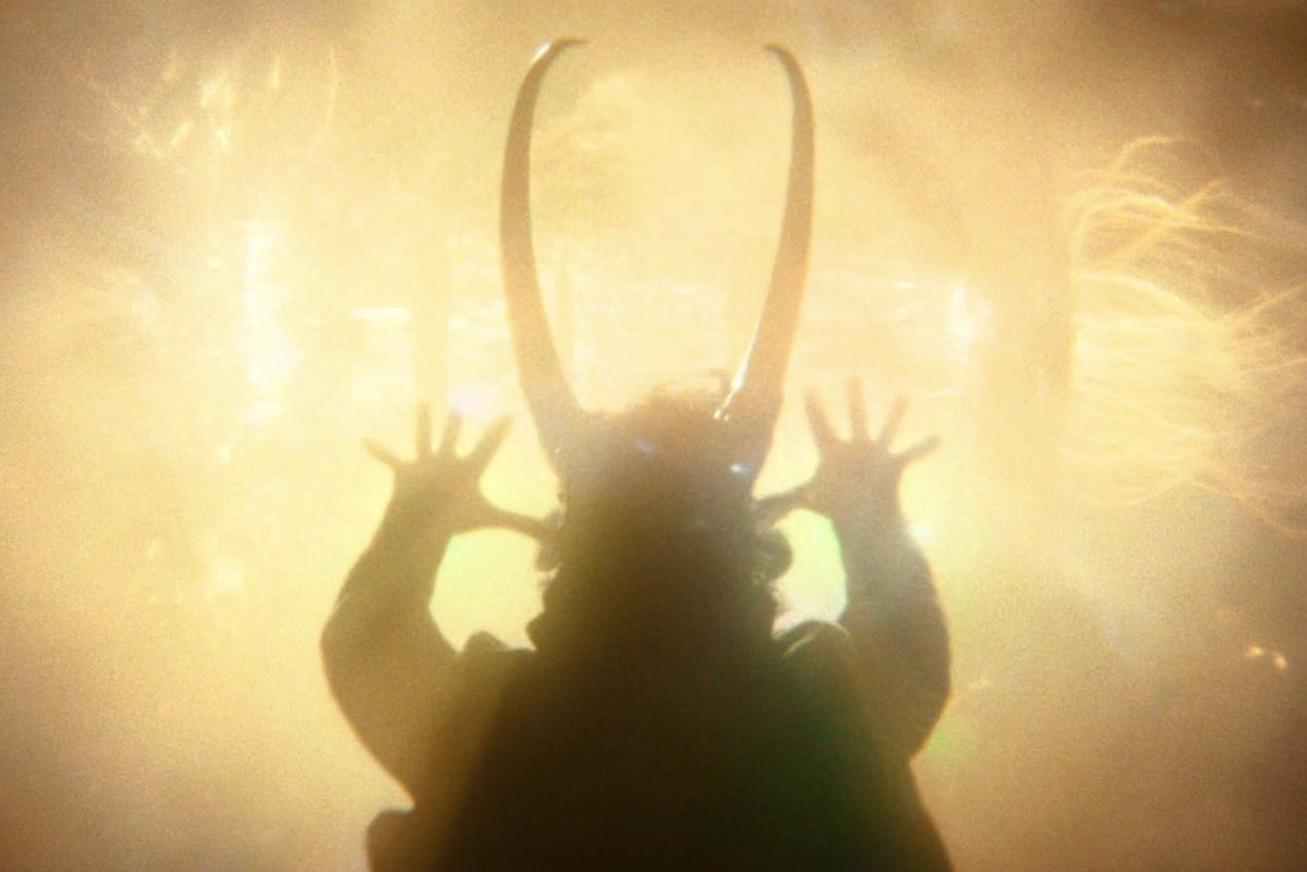 MCUPerfectGifs's tweet photo. I miss the Loki series so much https://t.co/apHE0LKuq4
