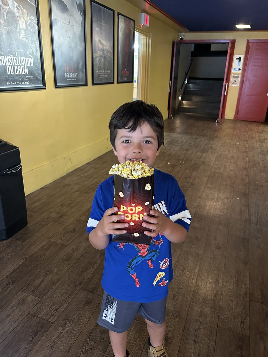 alekswozniak87's tweet photo. Movie time @ Cinema 🍿🥤🍫 #mom&son 🩵 https://t.co/fdtzd9UyVj