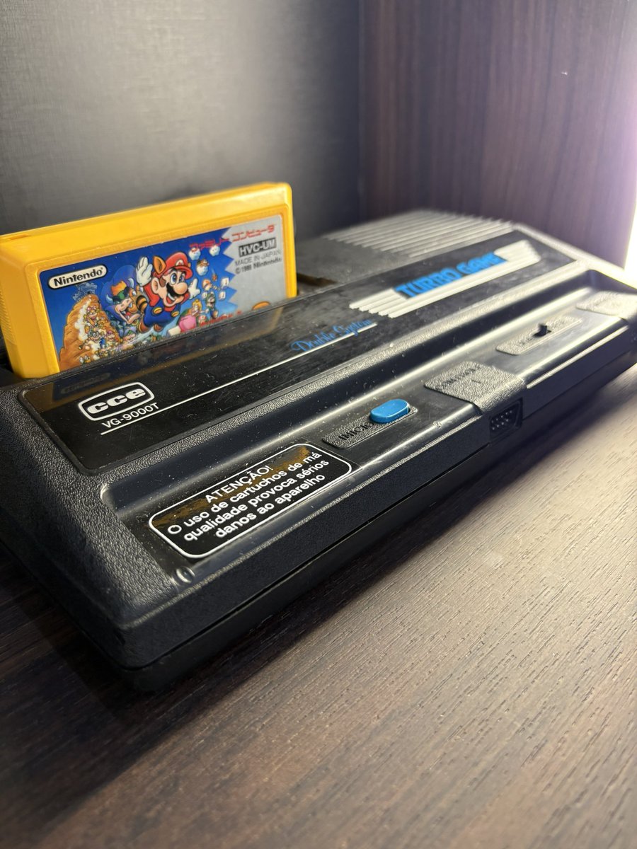 jadersbr's tweet photo. Meu primeiro video game! 🤓

#nes #turbogame #cce #mario3 #nintendo https://t.co/gkF0VGOupx