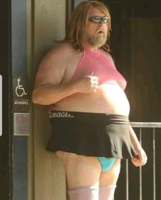cwar14's tweet photo. Should this MAN be allowed in women’s restrooms? https://t.co/IiVjF0wiZd