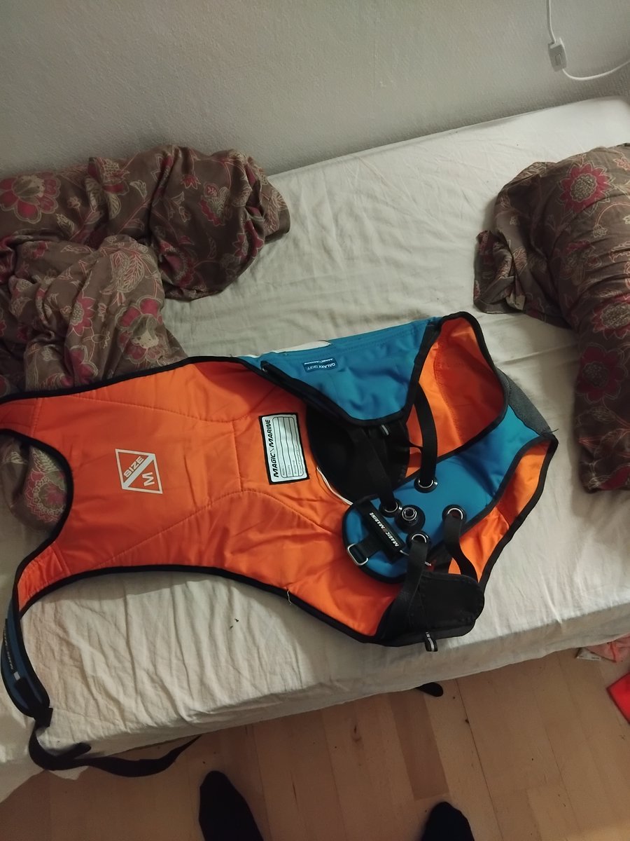 SkovJi's tweet photo. the original plan was a car fix bus harness, but then i saw this one and got the idea that this trapez harness shares the same effects as the bus harness. This is one of the best 400 DKK i had ever spend. https://t.co/nZXKmqY3Ji