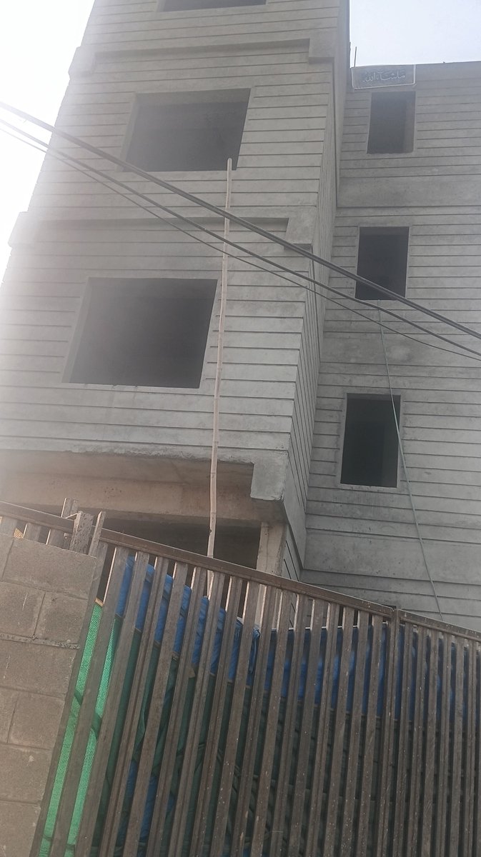 RatherUmer72's tweet photo. KURSOO PADSHAHI BAGH Ward 31 ILLEGAL CONSTRUCTIONS THRIVE BECAUSE OFFICIALS ESCAPE ACCOUNTIBILITY
Illegal construction has, in many cases, served the interests of Corrupt municipal officials more than the public. 
@SMC_Srinagar @SMC_Enforcement @srinagaradmin @CommissionerSMC https://t.co/AFBAjkBljx