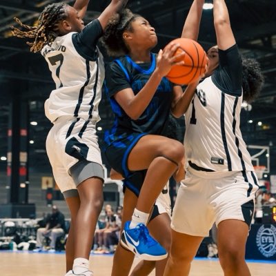 ZariaDemars's tweet photo. #NewProfilePic https://t.co/Amigvv4jdS
