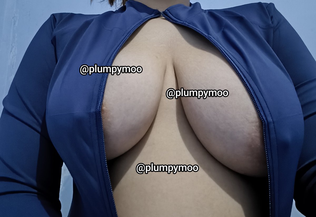 plumpymoo's tweet photo. bagusan kiri atau kanan? https://t.co/9KBOLwj9oL