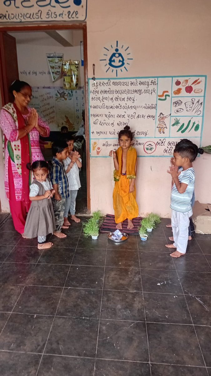 DCPSEMAHSANA's tweet photo. આજે ધટક કુકરવાડામા ગુરૂ પૂર્ણિમા ની ઉજવણી તથા પૂર્વ પ્રાથમિક શિક્ષણ આપવામા આવ્યુ. 
#PA_PA_PAGLI
#ICDS_Mehsana #WCD 
@ddo_mehsana
@CollectorMeh 
@manisha_vakil
@CMOGuj
@WCDGujarat  @MinistryWCD https://t.co/e9uDC1VSNc