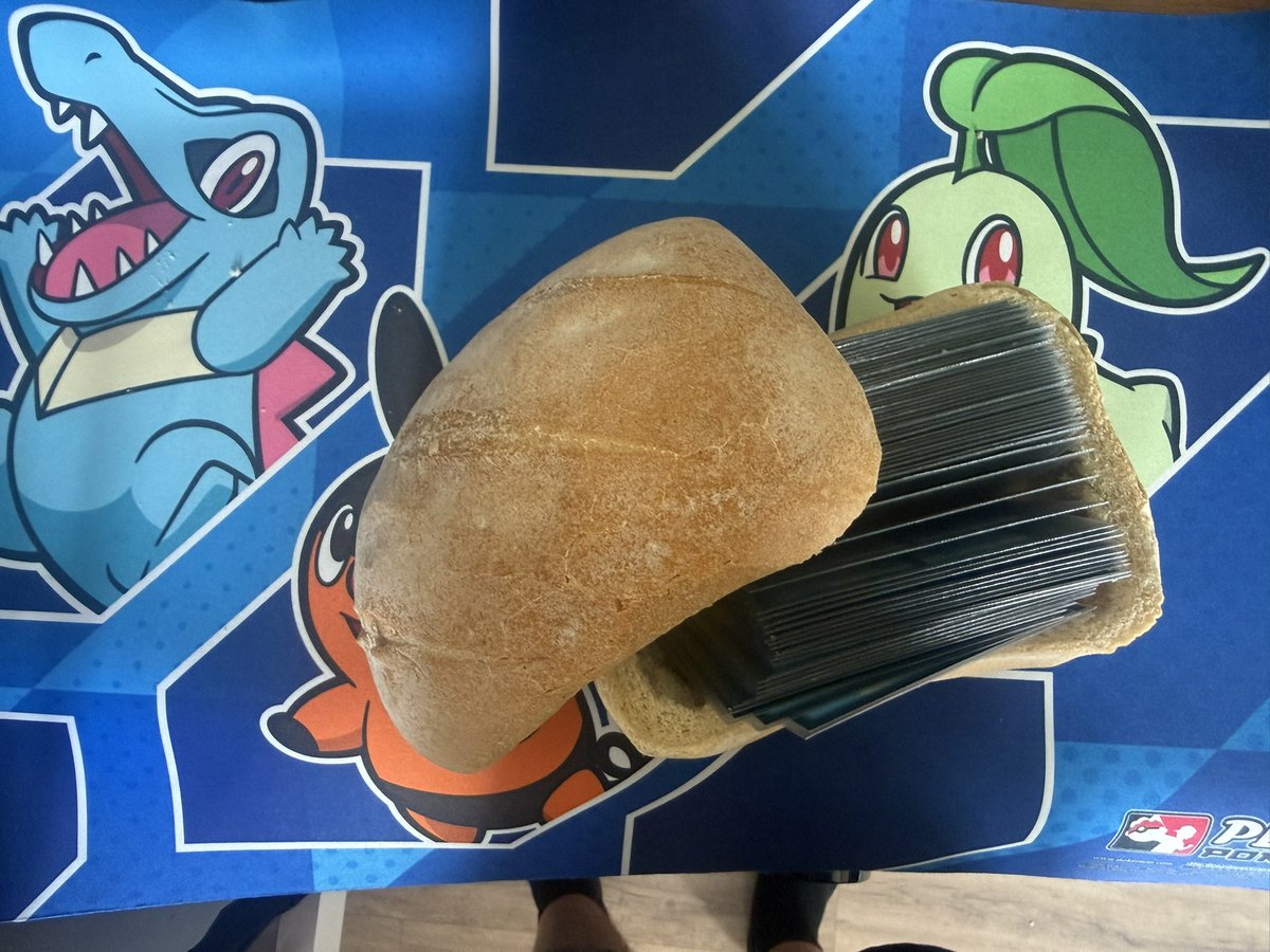 uchuushelf's tweet photo. @PokeTCGiveaways This was mine by the way if anyone was wondering 🙂‍↕️ https://t.co/M2XEd7Mt5V