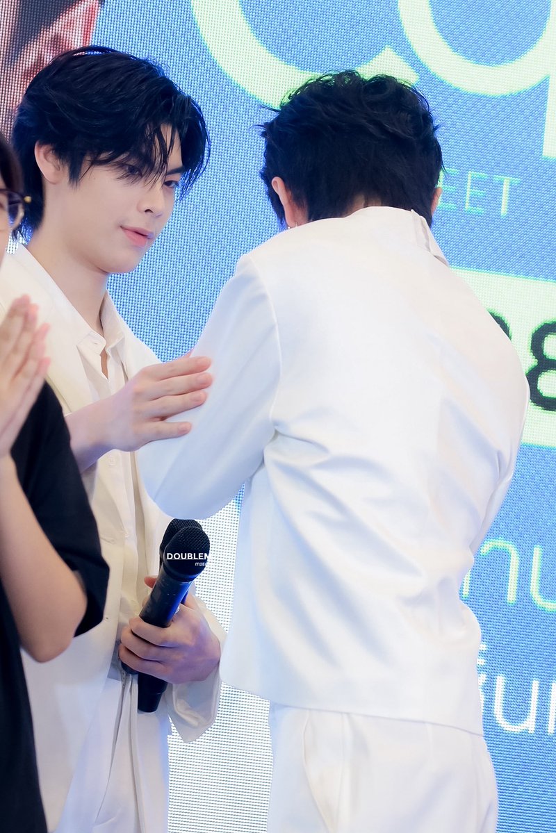 _Mmeeee's tweet photo. น้องหันไปจามหลายที พี่เลยตบปุ๊ ๆ 

เลี้ยงน้องเก่งจังเลยลูก 😌

#ท่านโปรดคลื่น https://t.co/vH9btO122O