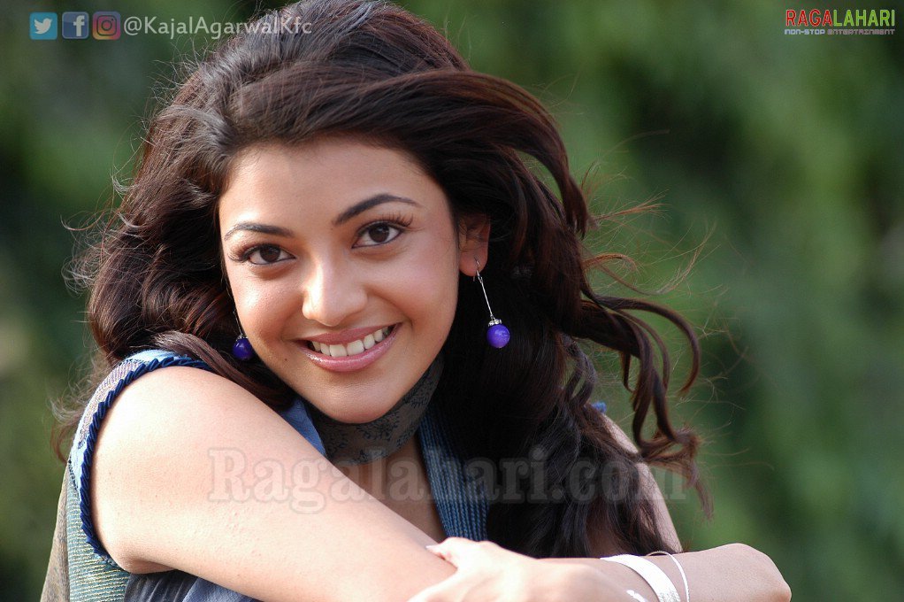 kajuslave's tweet photo. Hellooo kajal Aggarwal antene face card ki brand embassador  sam face ok but sam face after myositis bale bro but kajal Aggarwal face 🥵🤤🤤 sarigga choodu bro aa face ni kajal face card is the best face in the world https://t.co/CmfU5ApDpZ