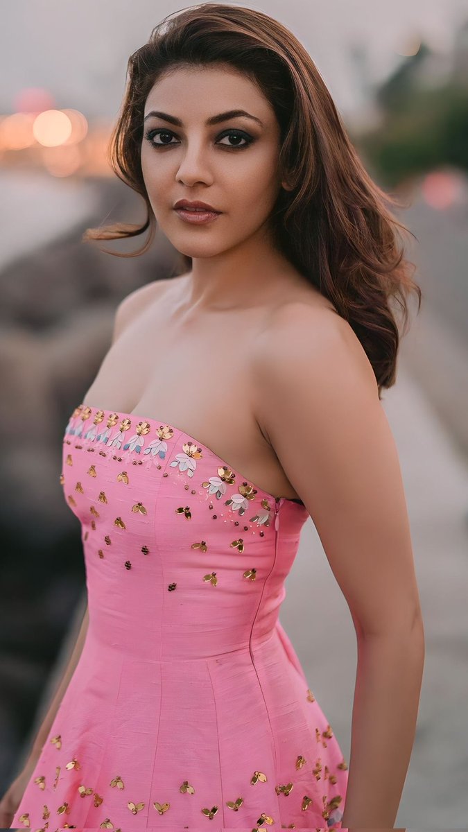 kajuslave's tweet photo. Hellooo kajal Aggarwal antene face card ki brand embassador  sam face ok but sam face after myositis bale bro but kajal Aggarwal face 🥵🤤🤤 sarigga choodu bro aa face ni kajal face card is the best face in the world https://t.co/CmfU5ApDpZ