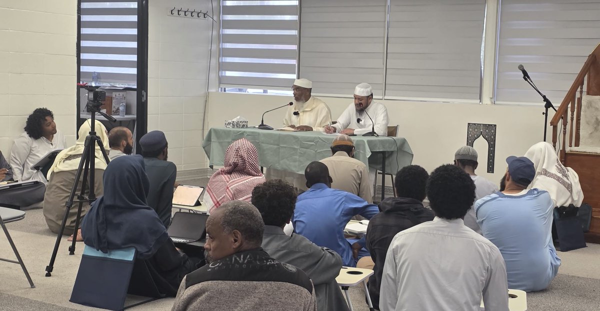 facultyhadithed's tweet photo. صور من الدورة عن (شرح كتاب شرف أصحاب الحديث للخطيب) و(التعريف بالإمام مالك وكتابه الموطأ) للشيخ باقشيش في دار الحديث بإدمونتون

Pictures from the Summit on (Expl of Sharaf Ashabul-Hadith of al-Khatib) and (Intro to Imam Malik &amp; al-Muwatta) by Dr. Baqshish at Darul-Hadith Edmonton https://t.co/1IUBsEI8Wd