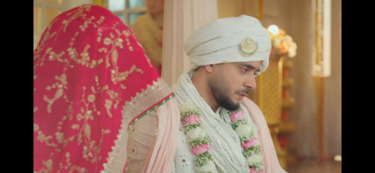 DPaulghosh86531's tweet photo. Abhimanyu’s change of expressions was so noteworthy!
When he was asked to repeat all the rituals, he got pissed off that he has to do all of it again with manyata! But the moment he felt #mannat’s touch..his expressions changed..he felt familiar touch, warmth ..he felt home ❤️ https://t.co/QBoXWX2x92