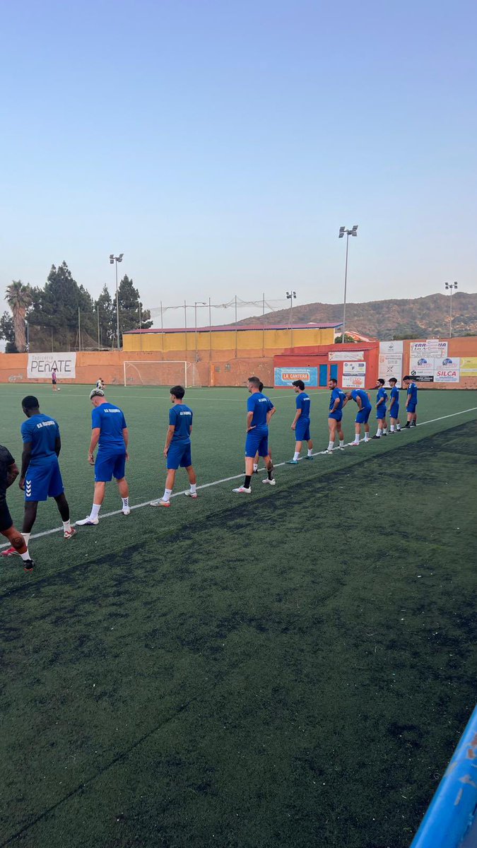 UDValsequillo's tweet photo. 𝐕𝐨𝐥𝐯𝐞𝐦𝐨𝐬 𝐚 𝐜𝐫𝐞𝐞𝐫 💙
Porque los sueños no se abandonan. Se persiguen una y otra vez.
¡Arranca la temporada 2026/2027! 👊🏼
#vamosvalsequillo⚽️💙
#súbetealtren🚂 https://t.co/MsGjKv3XBA