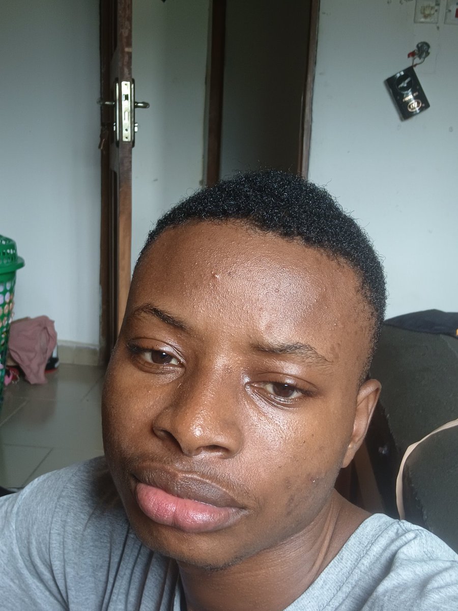 ay_zic's tweet photo. only money make man hate money https://t.co/LV7zB7KdaE