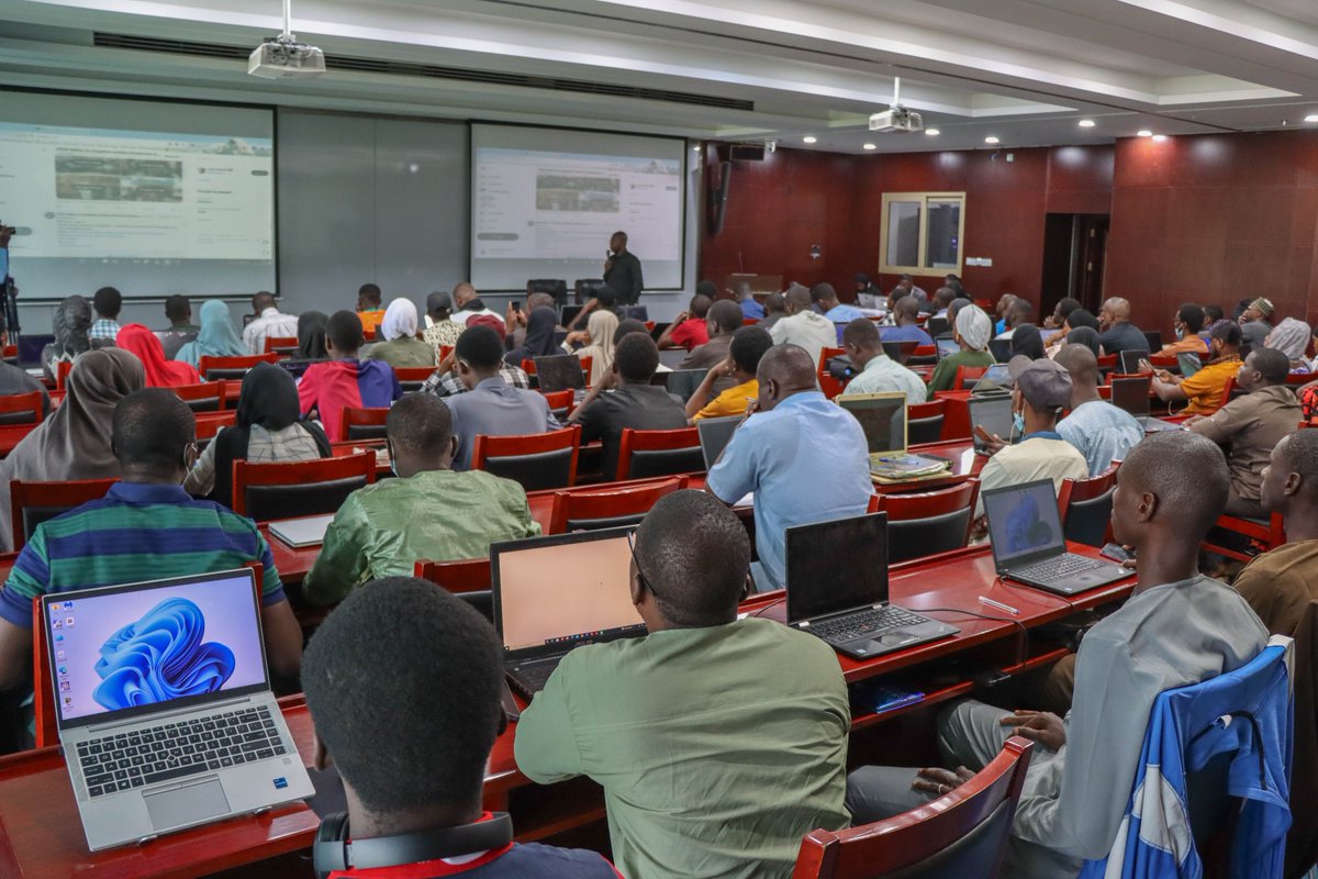 isocml's tweet photo. #SENUMA_4
28/07/2026
Sous le haut parrainage du Ministre de l'Économie Numérique M. @AgIlyene, @isocml pilote les masterclass, comme à l'accoutumée au #CICB.
#MASTERCLASS_1 : Cybersécurité offensive et défensive, animée par nos experts M. Abdramane S. SIDIBÉ &amp; M. Youssouf KEITA. https://t.co/9PhJe0HWhd