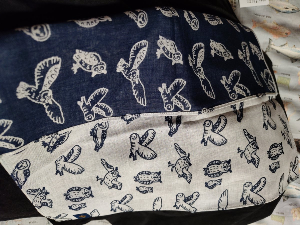 okametakopy's tweet photo. 昨日届きました。
織物で表現された梟の柄、丁寧な縫製、柔らかい質感、全部100点満点！
ずっとずっと触っていたい肌触りが最高✨️

「日本製の覚悟店」は行けなかったものの、あの場の雰囲気をハンカチを通してほんのちょっぴり感じる事ができて嬉しく思います。 https://t.co/dUOFBLzrEF