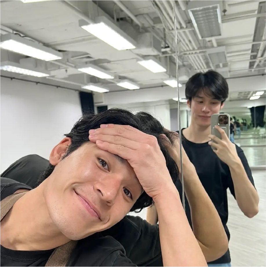 jnwithpp's tweet photo. จัดอันดับความหล่อของเพิร์ล 🐶✨

1. เพิร์ลใส่ต่างหูห่วง
2. เพิร์ลหน้าสด https://t.co/ElZuUkuBqI