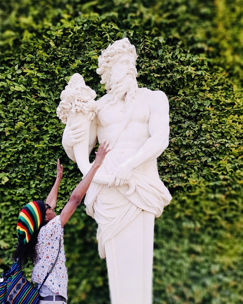 KingLeeCarter's tweet photo. The Garden!❤️‍🔥🔱🌈
#lgbtqart #gaymen #gymlover https://t.co/ioQhWwFJsu