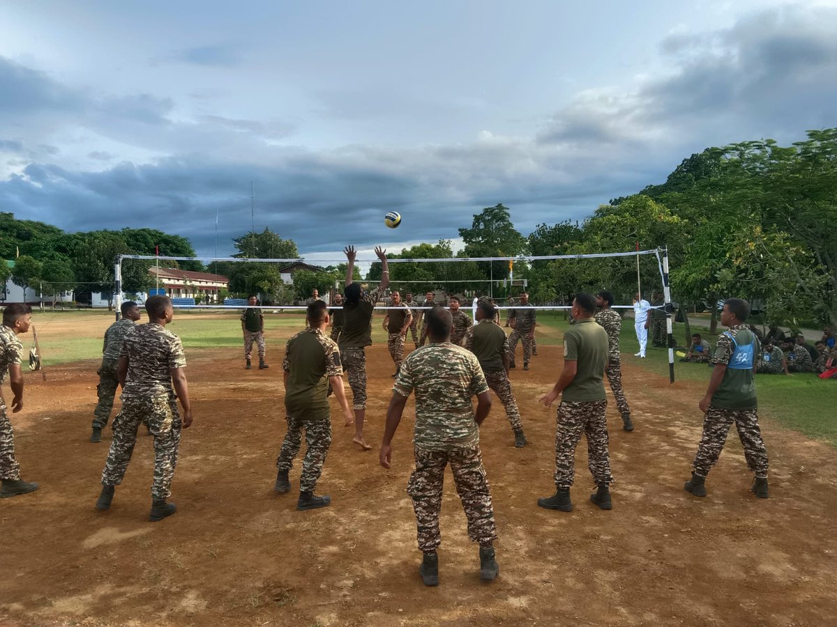 DigopsJiribam's tweet photo. "Dive for every ball, fight for every point." https://t.co/RM8RcwW1lS