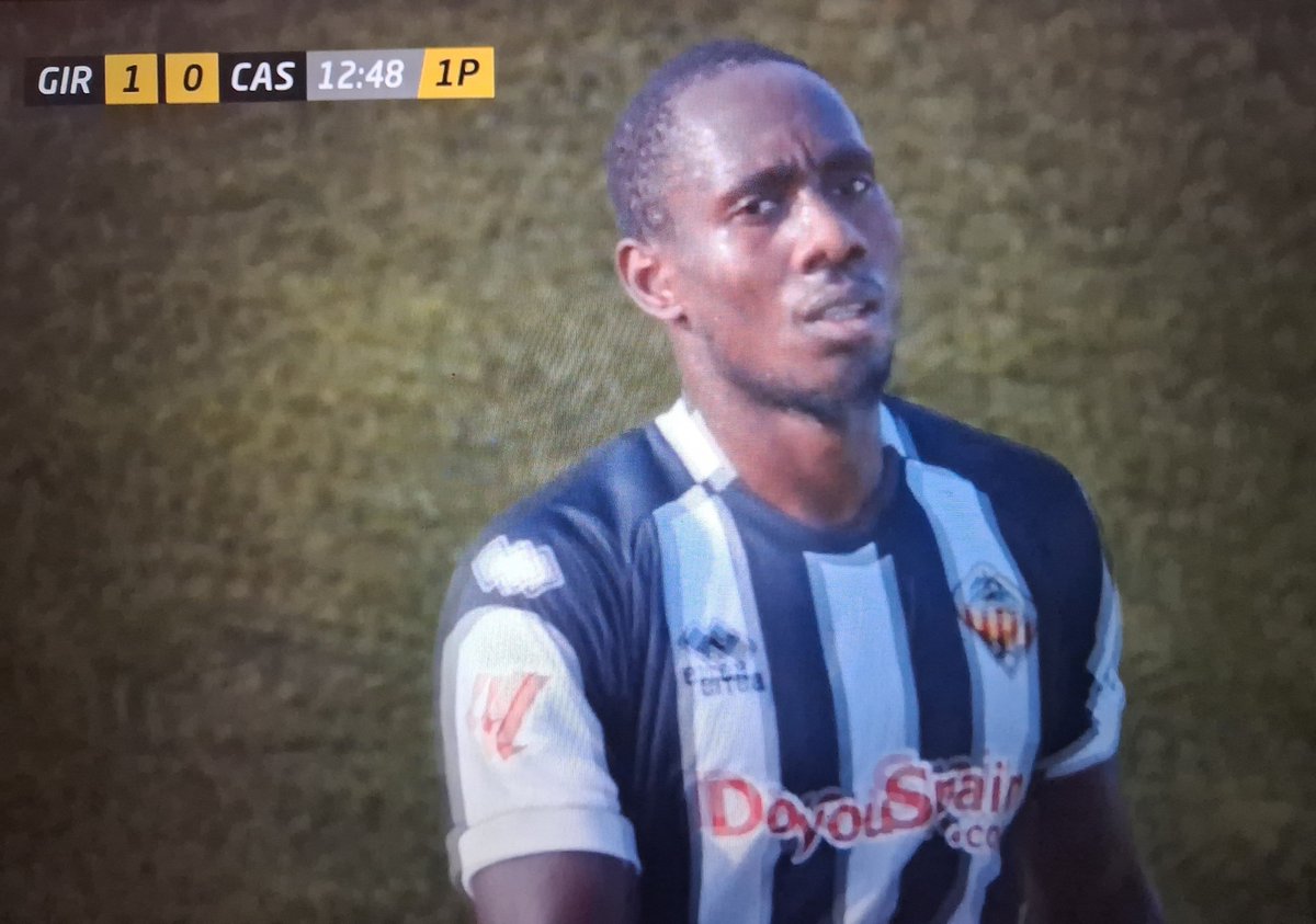 Orelludet's tweet photo. Tercer partido de pretemporada y Camara ya me está desesperando.

Ya empieza a hacer gestitos porque no se la pasan. También le ha mandado un melón a Mellot y luego le ha recriminado que no haya llegado.

Agota mi paciencia, y eso que no llevamos ni trece minutos de partido. 💆🏻‍♂️🤐 https://t.co/oNp5wSAoFM